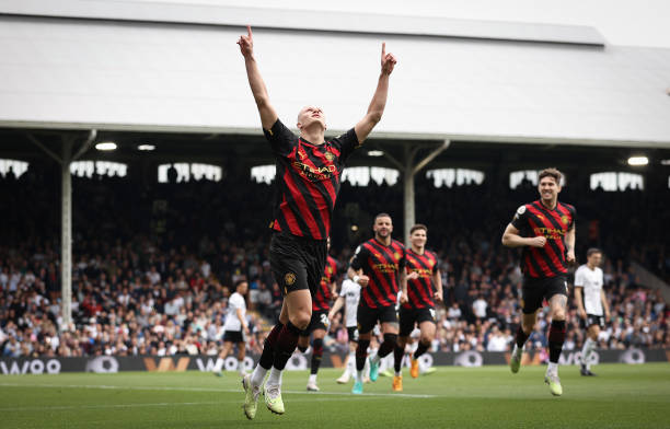 居全隊首位 居全隊首位